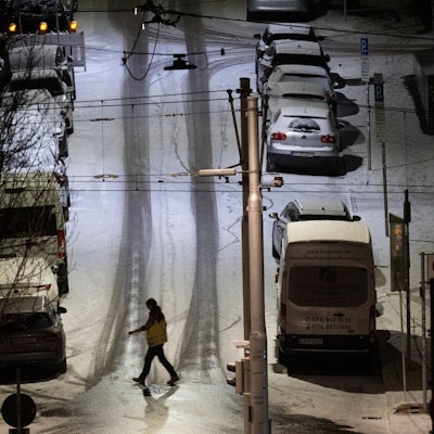 Auf vielen Straßen in Deutschland ist es weiterhin rutschig.