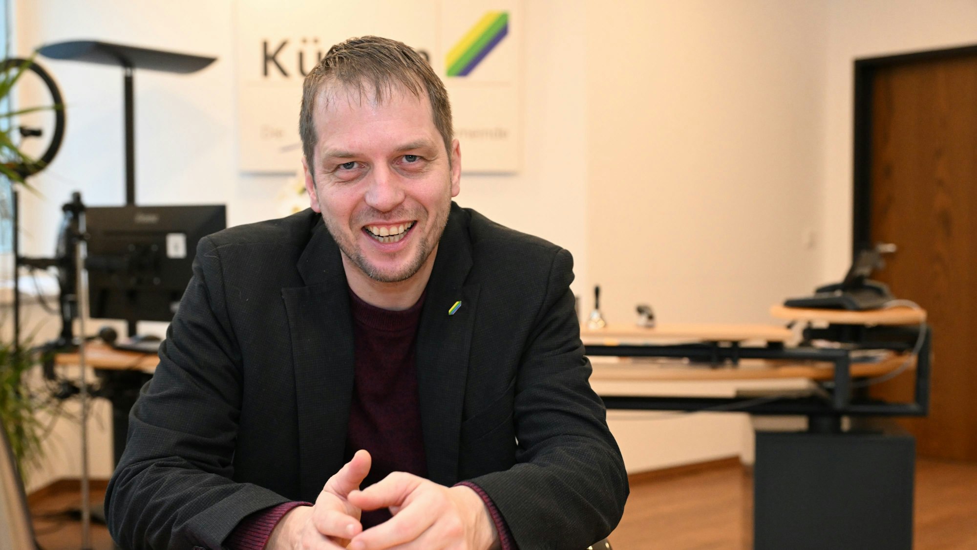 Das Foto zeigt Kürtens Bürgermeister Mario Bredow