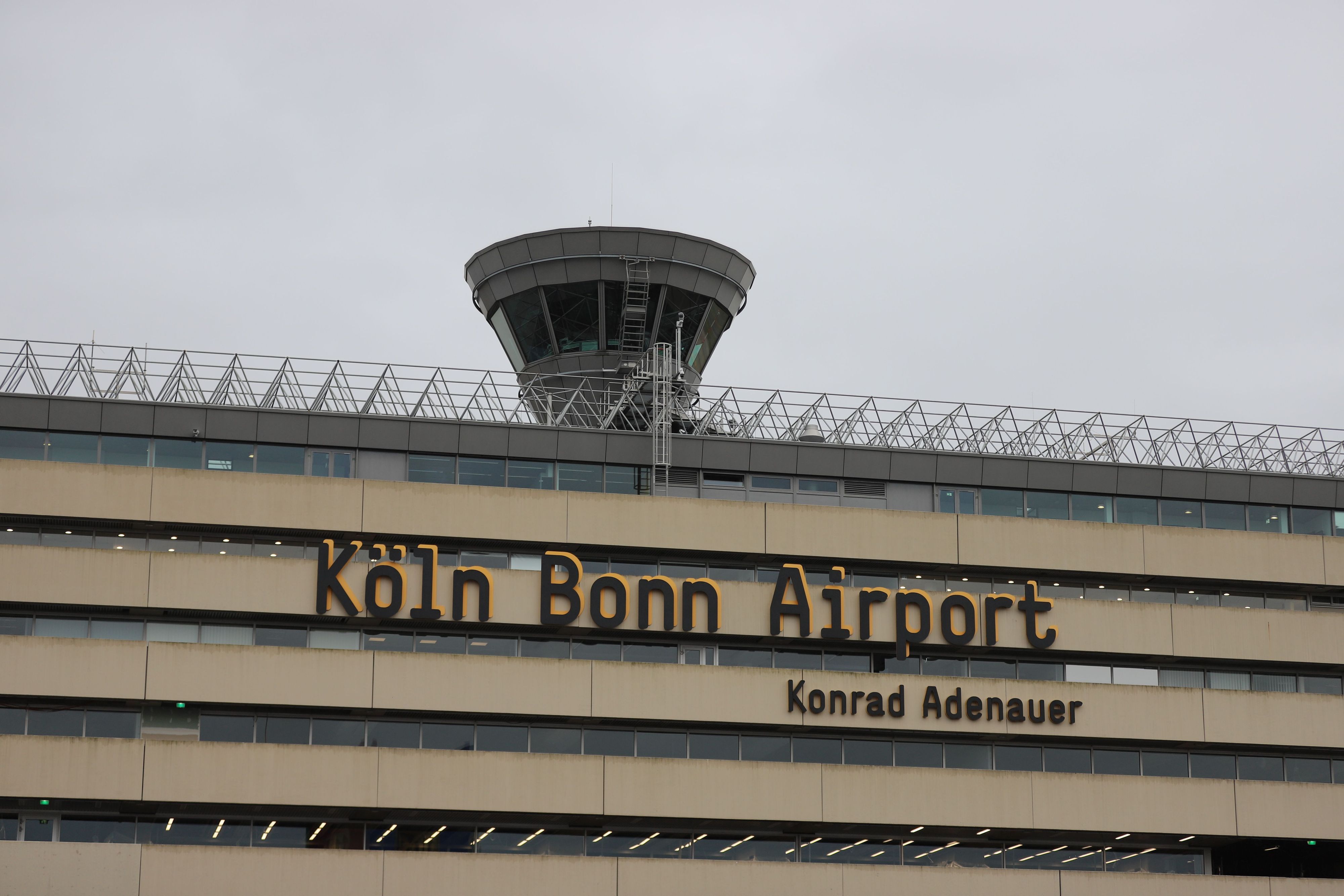 Der Flughafen Köln/Bonn: Ein Eurowings-Flug musste am Samstagabend hierher zurückkehren (Archivbild).