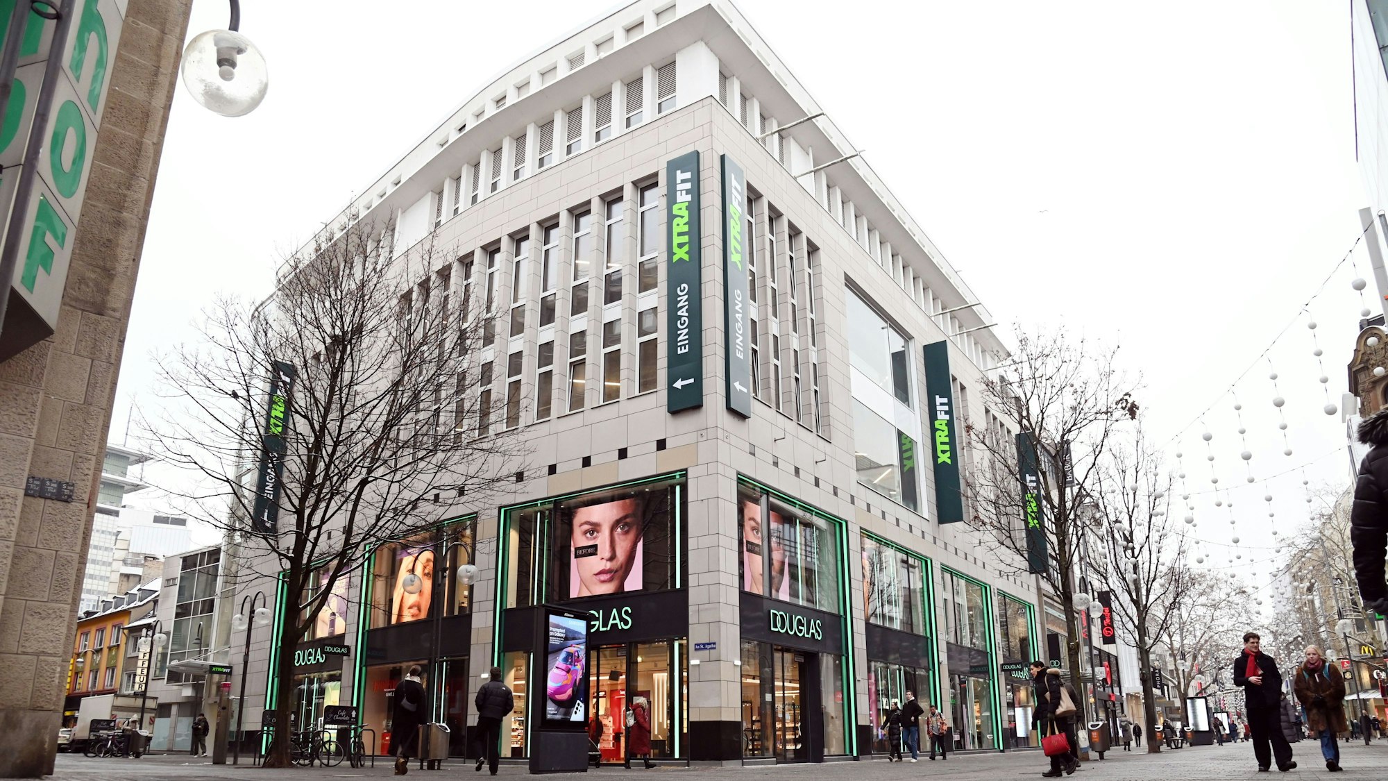 Das Gebäude, in dem Xtrafit auf vier Etagen einzieht, in der Schildergasse. Im Erdgeschoss befindet sich Douglas.