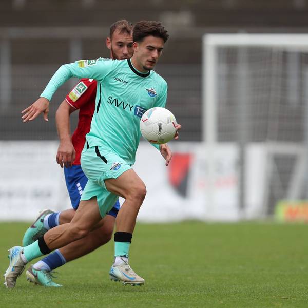 Joel Vega Zambrano SC Paderborn II und Melvin Ramusovic KFC Uerdingen im Zweikampf waehrend des Spiels der Regionalliga West zwischen KFC Uerdingen und SC Paderborn II, in der Grotenburg Stadion am 12. October 2024 in Krefeld, Deutschland. Foto von Oliver Kaelke/DeFodi Images Joel Vega Zambrano SC Paderborn II und Melvin Ramusovic KFC Uerdingen battle for the ball during the Regionalliga West match between KFC Uerdingen and SC Paderborn II at Grotenburg Stadion on October 12, 2024 in Krefeld, Germany. Photo by Oliver Kaelke/DeFodi Images DFL regulations prohibit any use of photographs as image sequences and/or quasi-video. not used in POL / SRB / CRO / FRA / GBR / NED / ITA / USA Defodi-003_678_2024_10_012_OK_KFCSCP_0404 *** Joel Vega Zambrano SC Paderborn II and Melvin Ramusovic KFC Uerdingen battle for the ball during the Regionalliga West match between KFC Uerdingen and SC Paderborn II, at Grotenburg Stadion on October 12, 2024 in Krefeld, Germany, Germany Photo by Oliver Kaelke DeFodi Images Joel Vega Zambrano SC Paderborn II and Melvin Ramusovic KFC Uerdingen battle for the ball during the Regionalliga West match between KFC Uerdingen and SC Paderborn II at Grotenburg Stadion on October 12, 2024 in Krefeld, Germany Photo by Oliver Kaelke DeFodi Images DFL regulations prohibit any use of photographs as image sequences and or quasi video not used in POL SRB CRO FRA GBR NED ITA USA Defodi 003 678 2024 10 012 OK KFCSCP 0404 Defodi-003 not used in POL / SRB / CRO / FRA / GBR / NED / ITA / USA DFL regulations prohibit any use of photographs as image sequences and/or quasi-video.