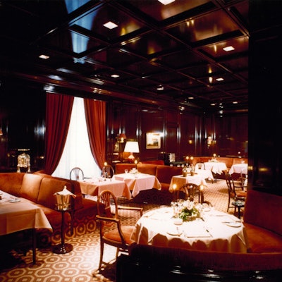 Die Hanse Stube bei ihrer Eröffnung 1976. Sie hat sich bis heute nur wenig verändert.