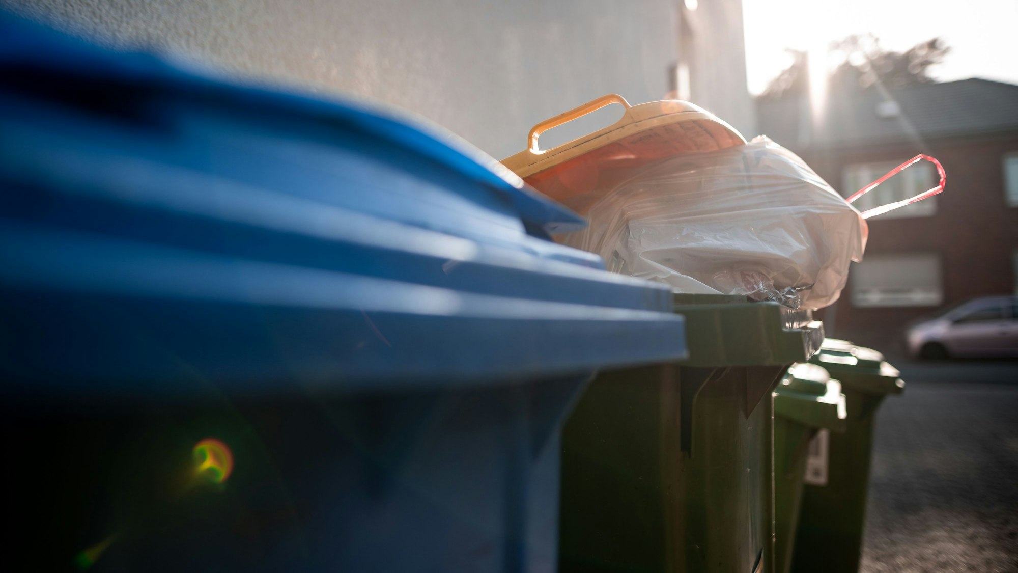 Wegen Glätte sind vor allem Seitenstraßen für die Avea-Fahrzeuge nicht passierbar.