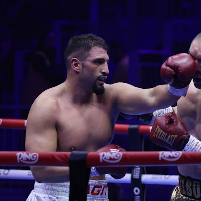 Agit Kabayel im Kampf gegen Zhang Zhilei.