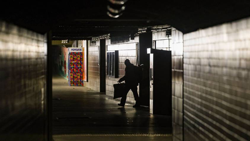 Bahnhof Wannsee, Berlin Zehlendorf: Nach einem Anschlag von Linksextremisten waren mehrere Stadtteile im Südwesten Berlins tagelang ohne Strom.