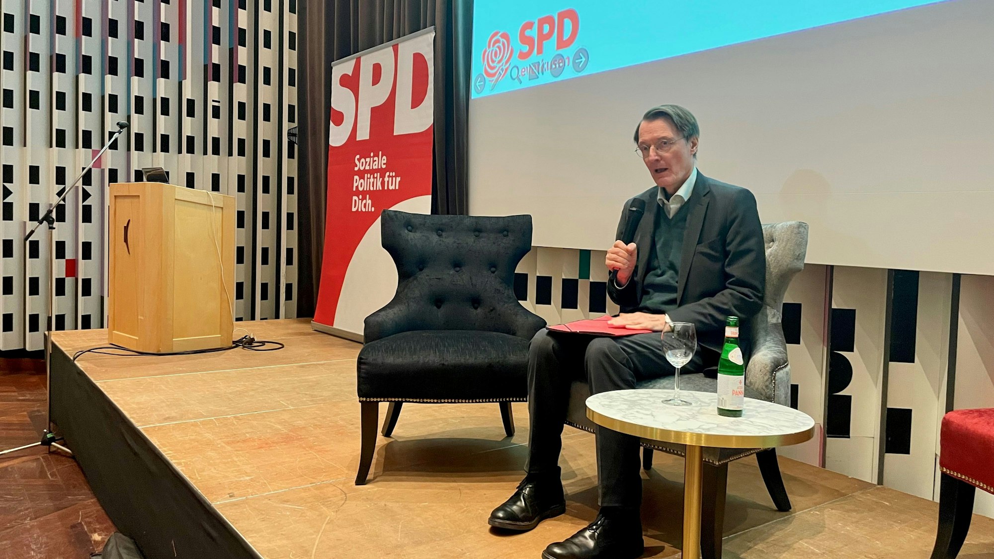 Karl Lauterbach (MdB) war zum Neujahrsgespräch der Leverkusener SPD gekommen.