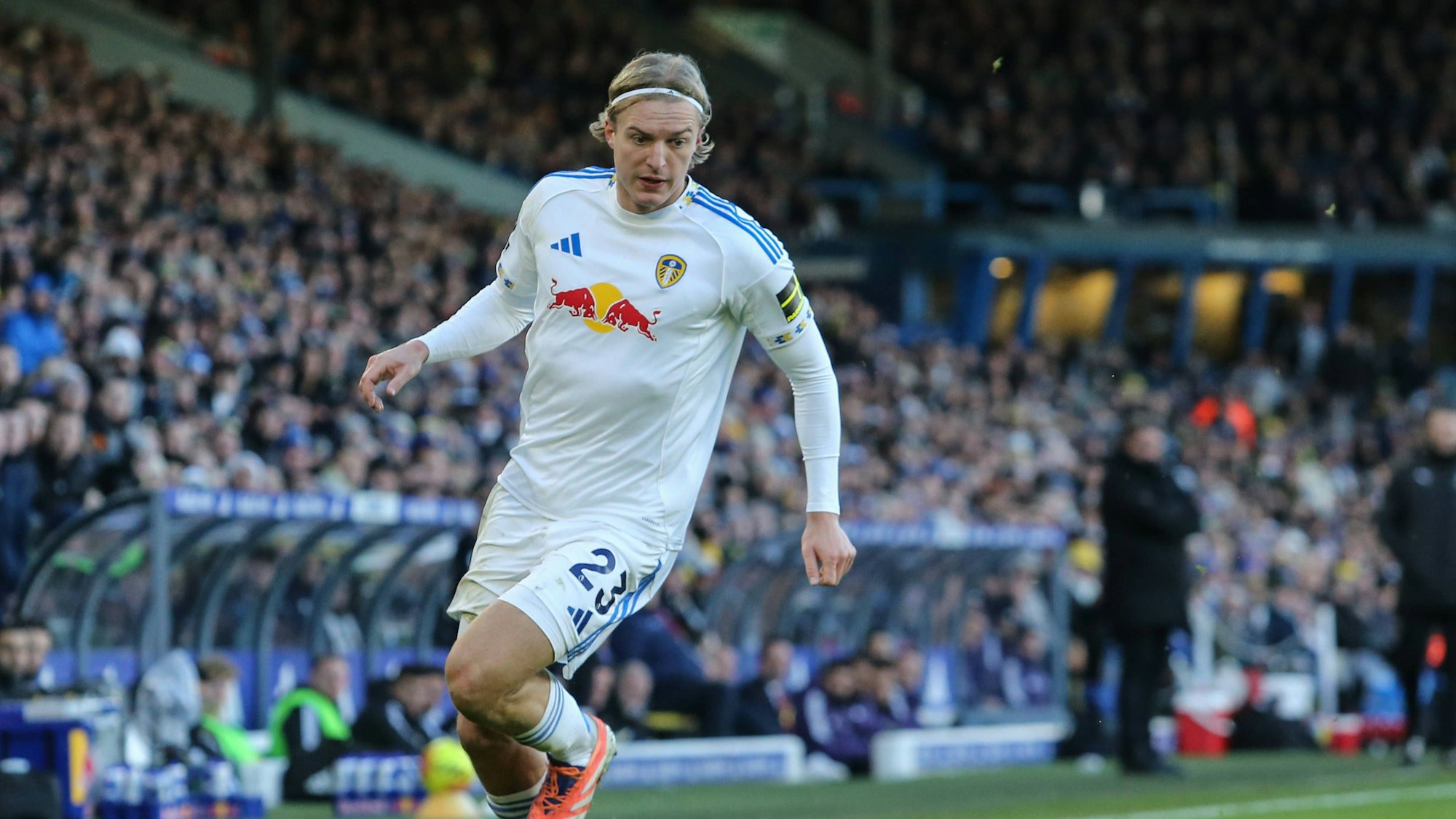 Sebastiaan Bornauw am Ball.