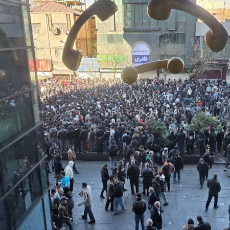 Teheran: Demonstranten protestieren gegen die schlechten wirtschaftlichen Bedingungen (Archivbild vom 29.12.2025)