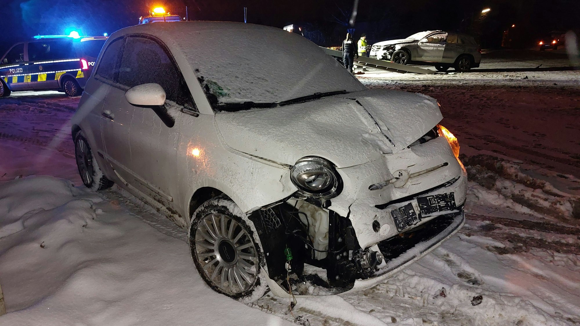 Bei einem Unfall auf der Landstraße 84 in Lohmar-Eigen ist ein Autofahrer schwer verletzt worden.