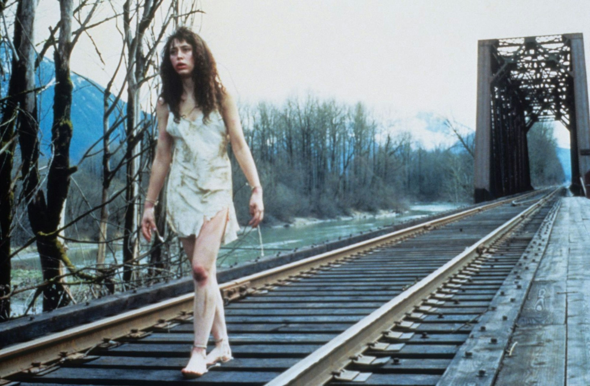 Heimkehr aus dem dunklen Herz der Schizophrenie: Ronette Pulaski (Phoebe Augustine) hat eine Gewalttat schwer traumatisiert überlebt. (Bild: ARTE/Lynch/Frost Productions/Propaganda Films)