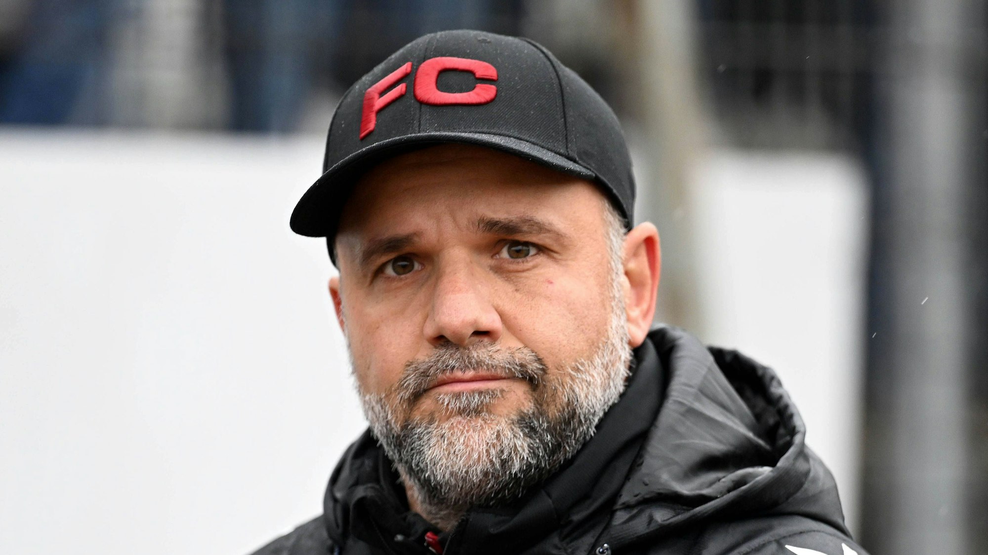 25.10.2025, xophax, Fussball Regionalliga West Südstadion Fortuna Köln gegen 1.FC Köln II Trainer Evangelos Sbonias 1.FC Köln DFL/DFB REGULATIONS PROHIBIT ANY USE OF PHOTOGRAPHS as IMAGE SEQUENCES and/or QUASI-VIDEO Köln *** 25 10 2025, xophax, Soccer Regionalliga West Südstadion Fortuna Köln vs 1 FC Köln II Coach Evangelos Sbonias 1 FC Köln DFL DFB REGULATIONS PROHIBIT ANY USE OF PHOTOGRAPHS as IMAGE SEQUENCES and or QUASI VIDEO Köln