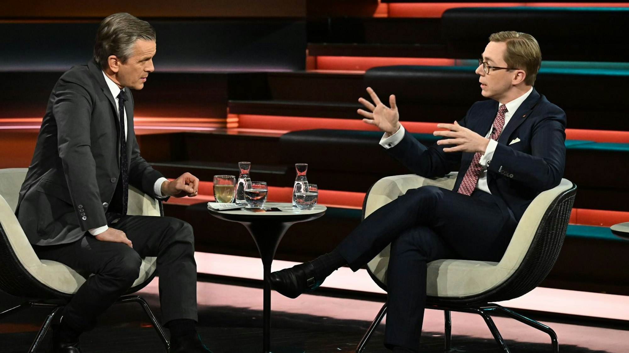 ZDF-Moderator Markus Lanz ließ am Donnerstagabend nicht locker, als es um die gebrochenen Versprechen der Bundesregierung ging. (Bild: ZDF / Markus Hertrich)