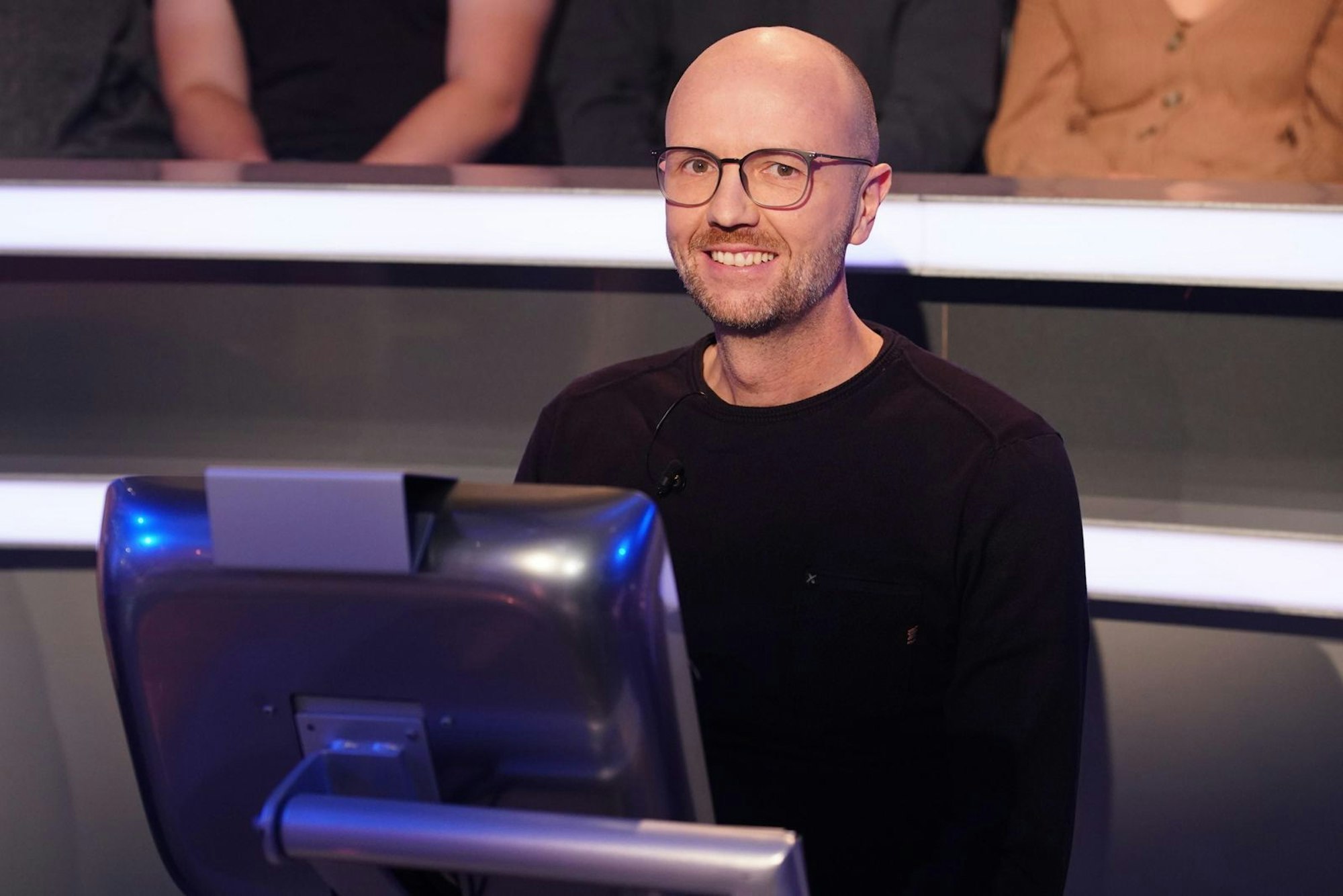 Der Lehrer geriet wegen seiner Gartenhecke ins Visier des Moderators. (Bild: RTL / Stefan Gregorowius)