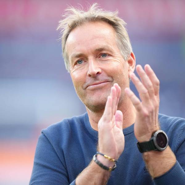 Bayer Leverkusen's Danish head coach Kasper Hjulmand arrives for the German first division Bundesliga football match between Bayer 04 Leverkusen and 1. FC Union Berlin in Leverkusen, western Germany on October 4, 2025. (Photo by Pau Barrena / AFP) / DFL REGULATIONS PROHIBIT ANY USE OF PHOTOGRAPHS AS IMAGE SEQUENCES AND/OR QUASI-VIDEO