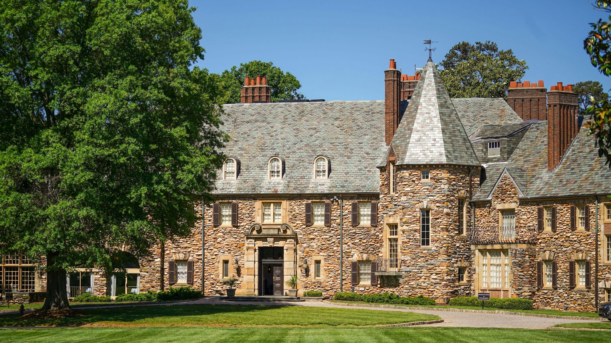Die Mannschaft von Bundestrainer Julian Nagelsmann wird während der WM 2026 im geschichtsträchtigen Hotel „The Graylyn Estate“ untergebracht sein.