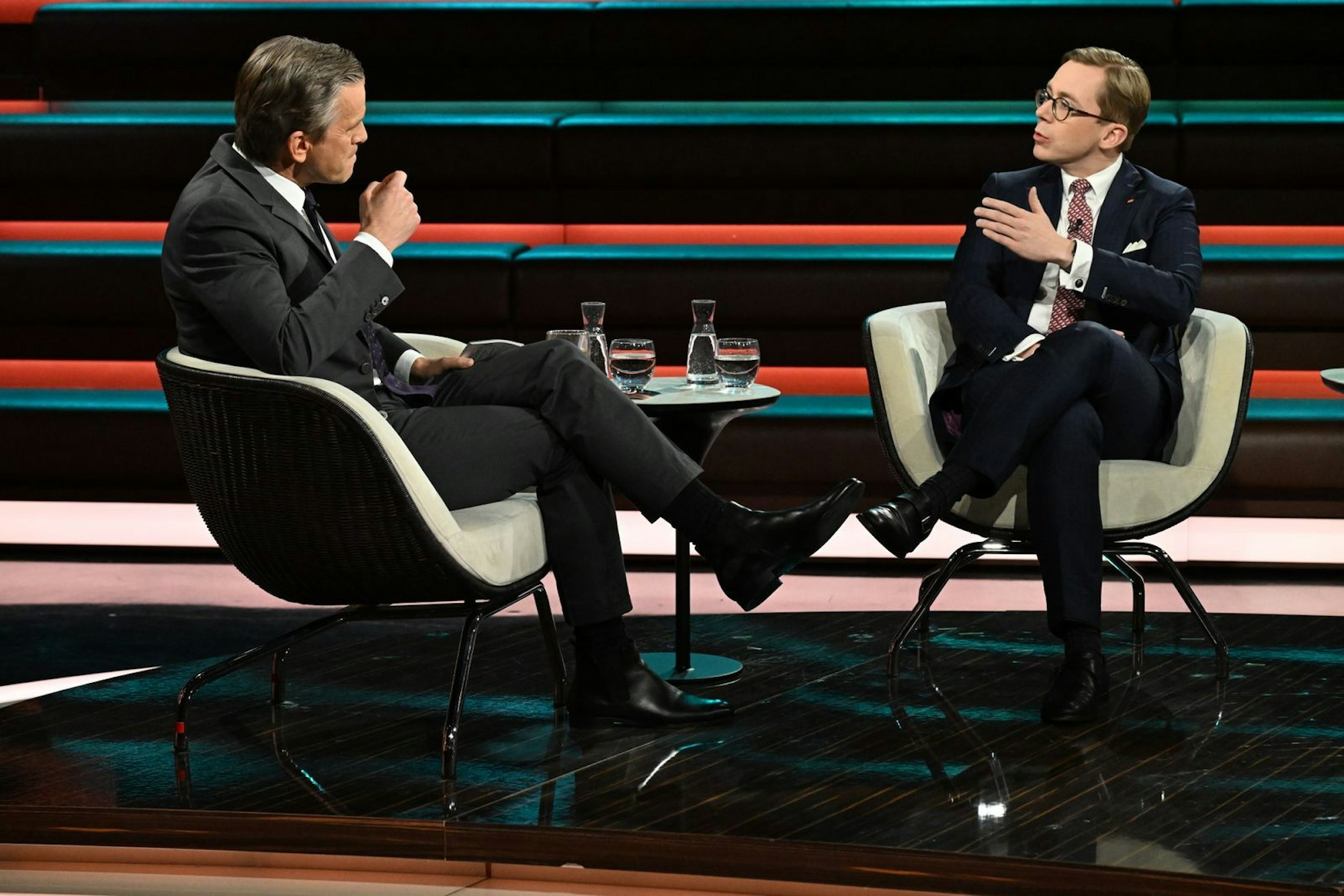 Eindeutige Antworten konnte Markus Lanz (links) seinem Gast Philipp Amthor nur selten entlocken. (Bild: ZDF / Markus Hertrich)