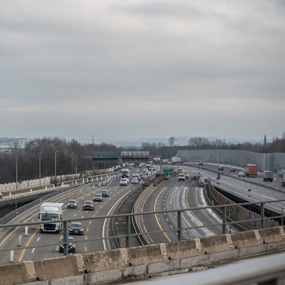 Die Autobahn GmbH gibt Teilstücke in Kreuz Leverkusen-West frei, unter anderem die Verbindungsbrücke von der Autobahn 59 auf die A1 in Richtung Dortmund. Bild: Ralf Krieger