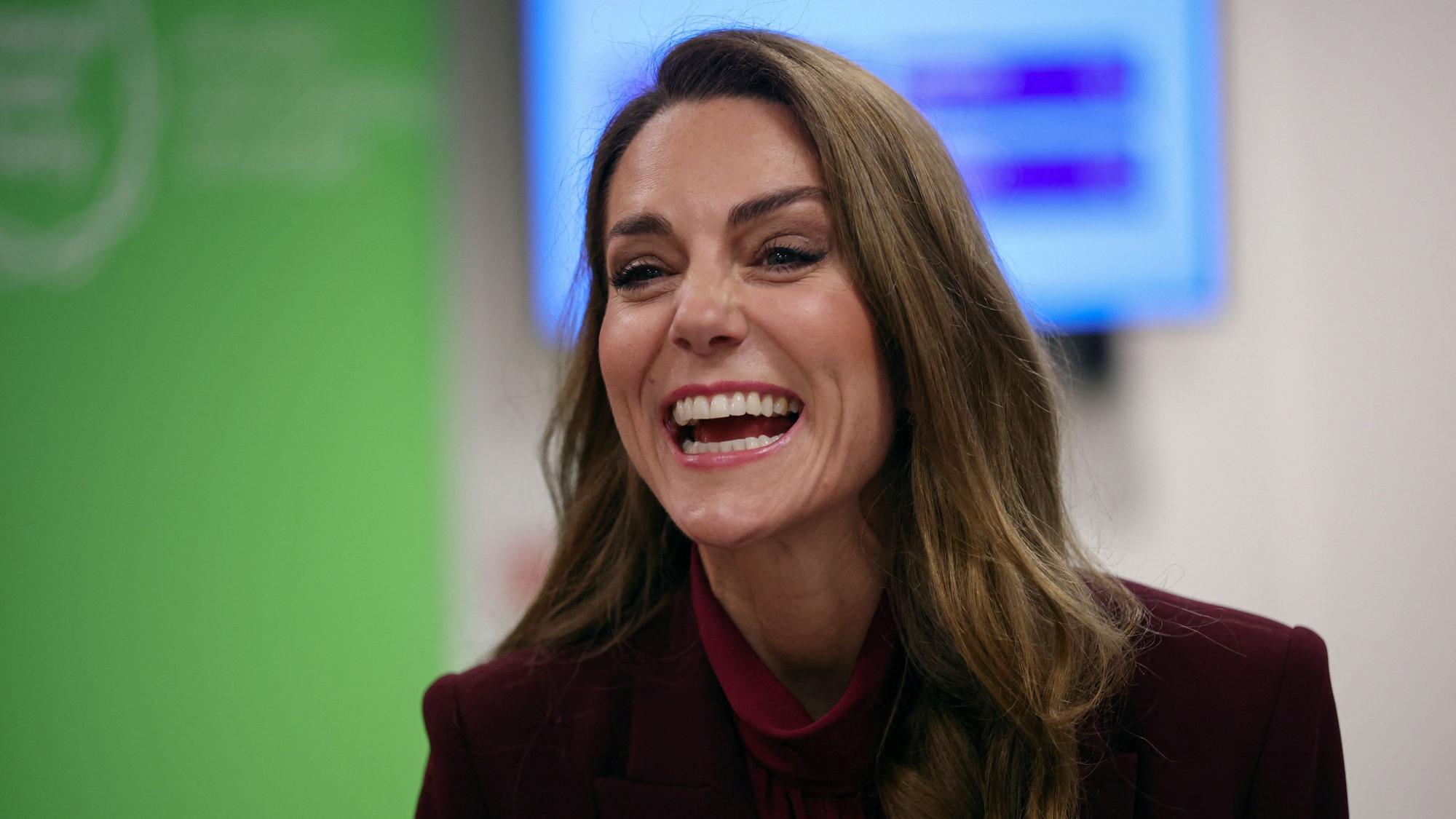 Prinzessin Kate lacht.