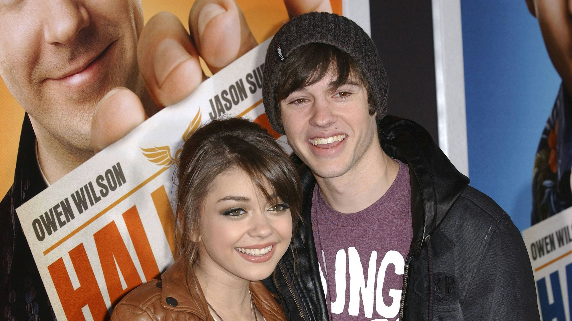 Matt Prokop und seine Ex-Partnerin Sarah Hyland auf dem roten Teppich.