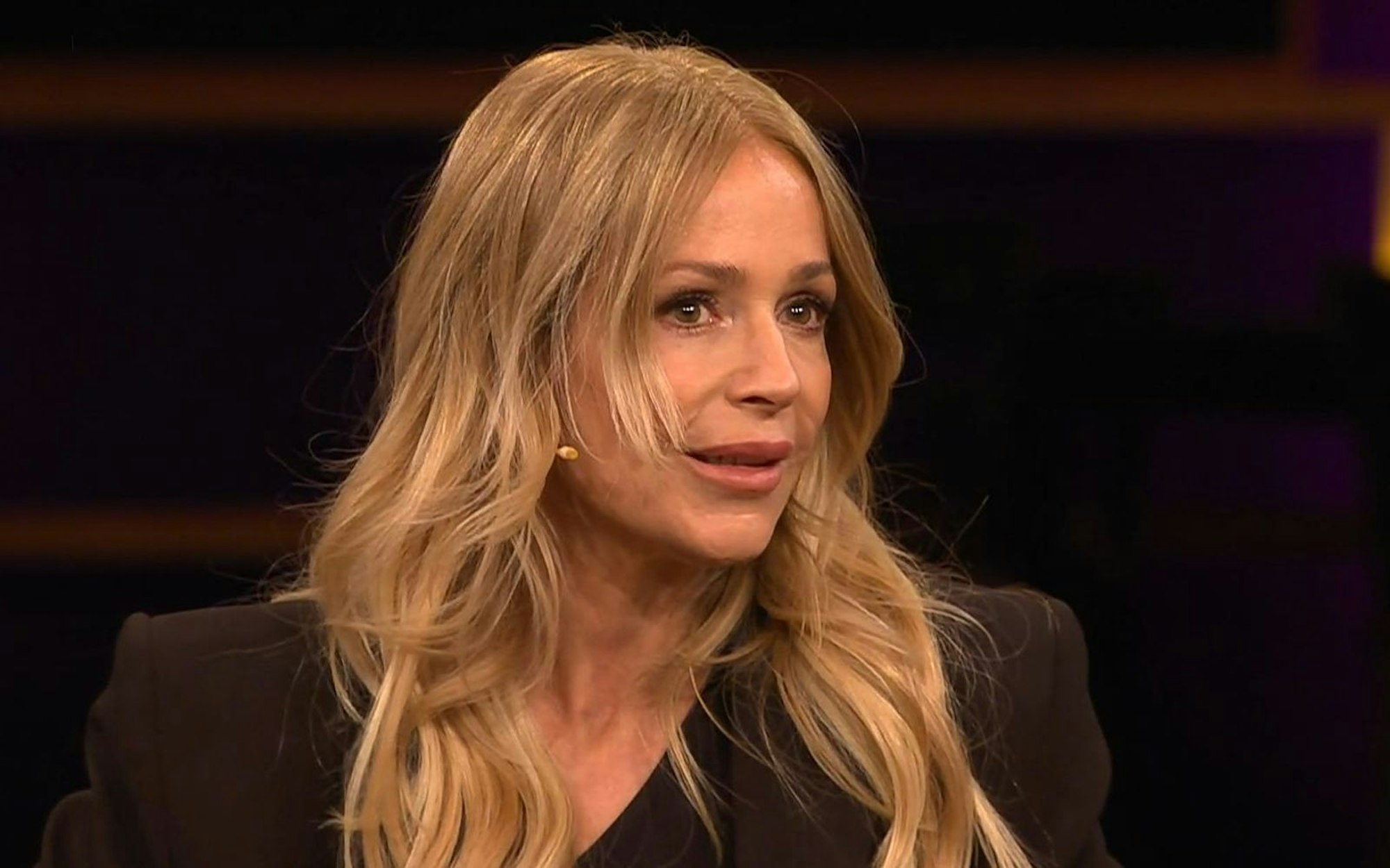 Schlagersängerin Michelle gab im MDR-Talk „Riverbaot“ Auskunft über ihr baldiges Karriereende. (Bild: MDR)