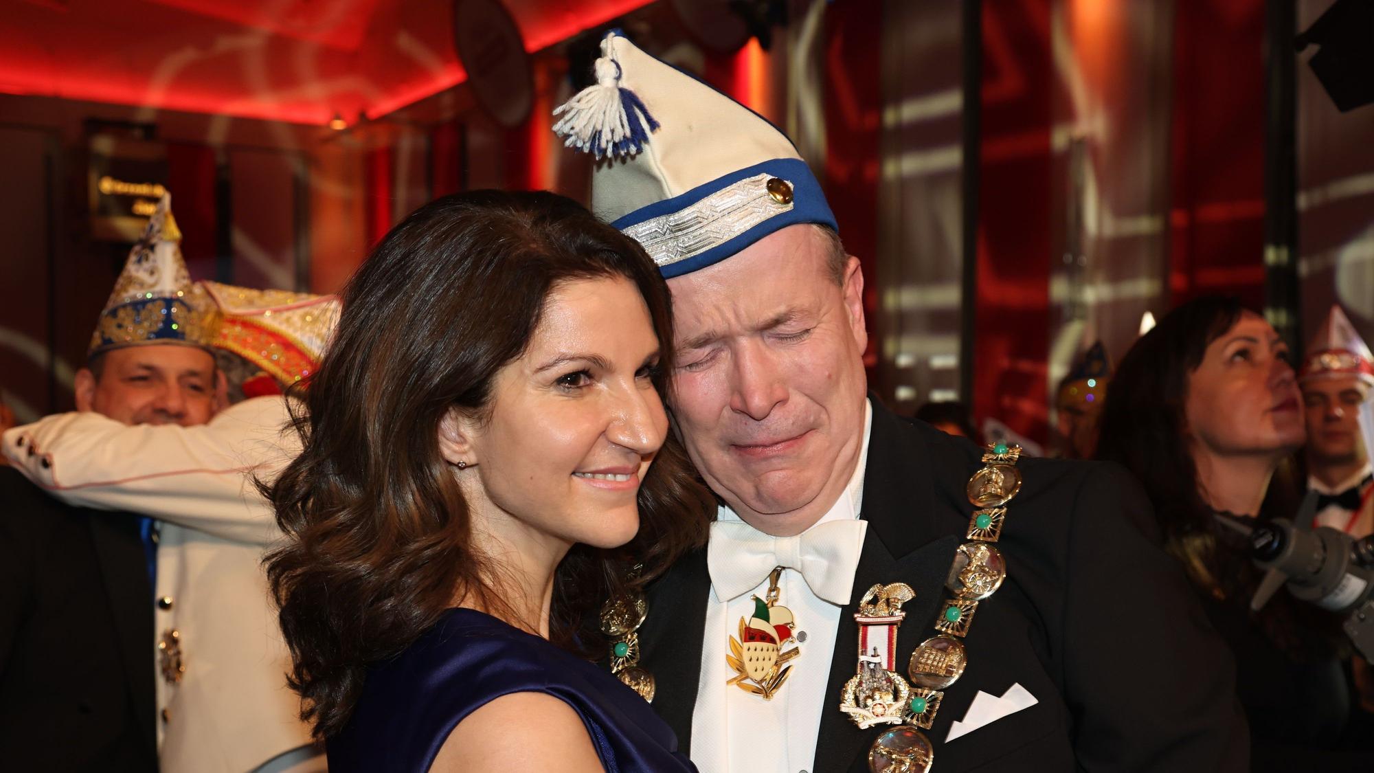 Christoph Kuckelkorn mit seiner Frau Katia bei der Proklamation.