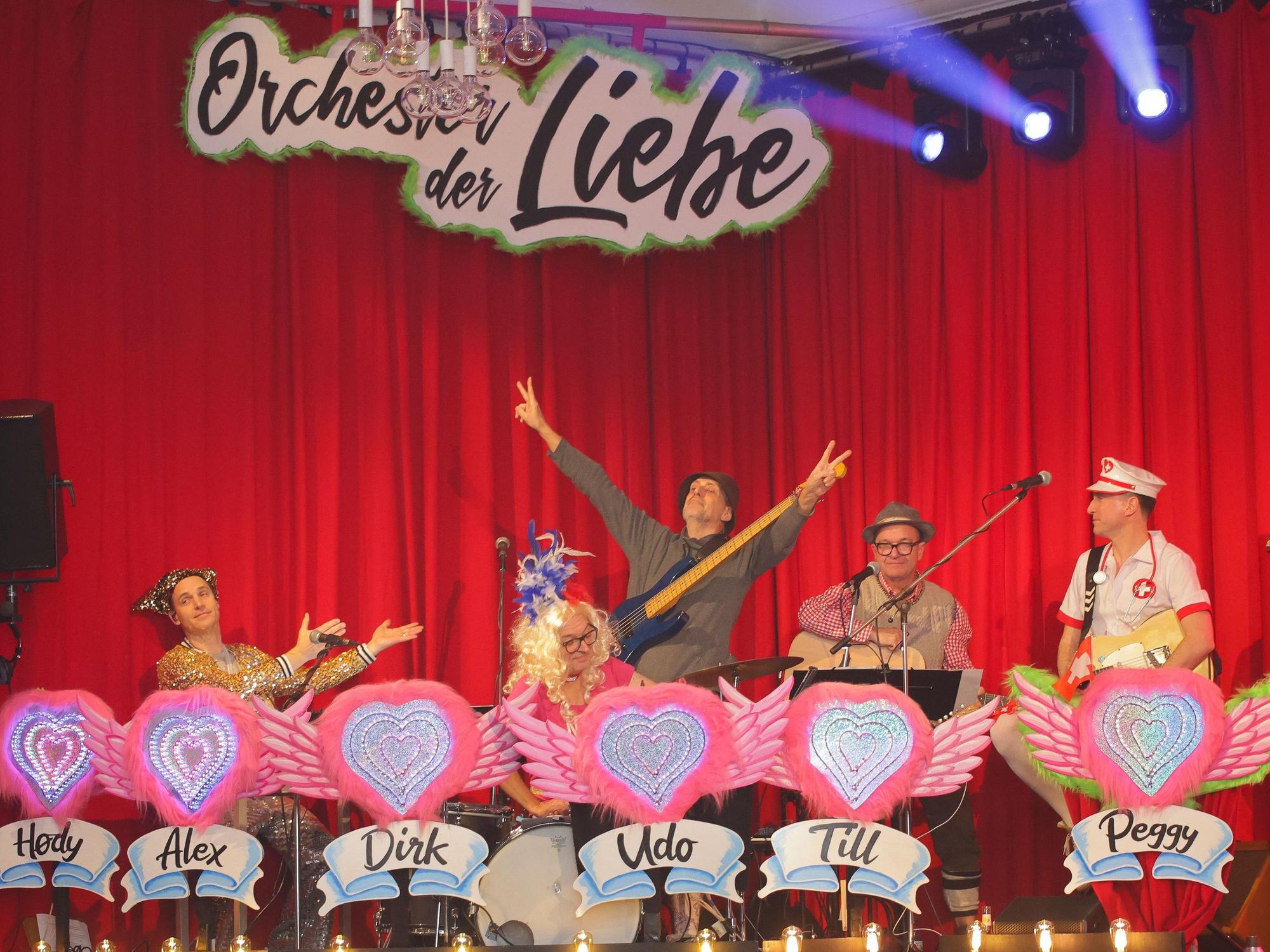 10.01.2026, Köln: Orchester der Liebe.Deine Sitzung unter dem Motto " Helvetia Helau".Veranstaltung im Kölner Brunosaal. Foto:Dirk Borm