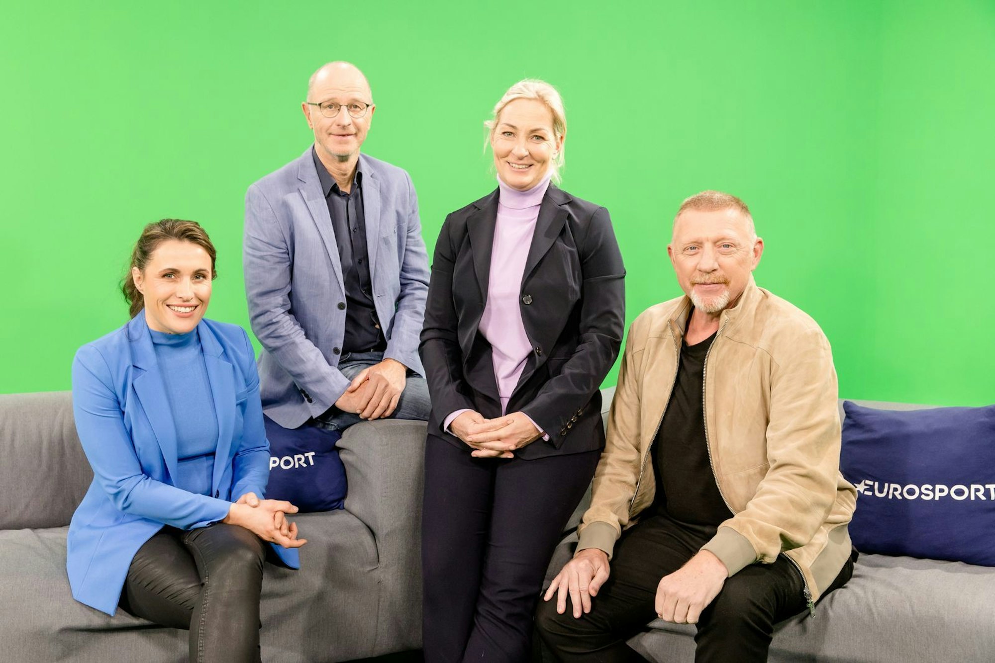 Für Eurosport ordnen Moderatorin Birgit Nössing (von links), Diplom-Sportwissenschaftler Matthias Stach, Ex-Tennisprofi Barbara Rittner und Tennis-Legende Boris Becker die Partien der Australian Open ein. (Bild: Eurosport/Nadine Rupp)