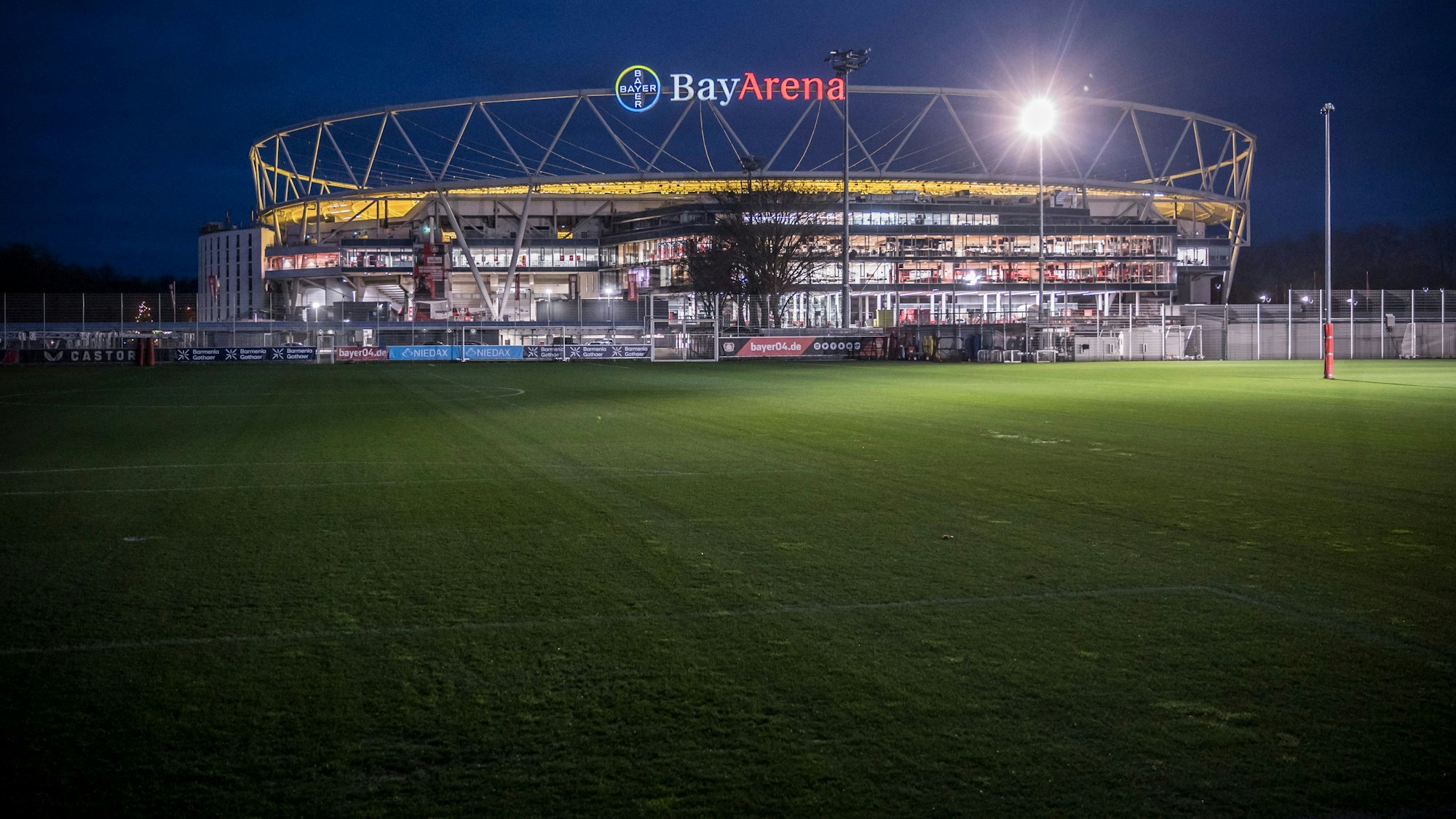 Seine Trainingsplätze will Bayer 04 umbauen: zu Parkplätzen. Foto: Ralf Krieger