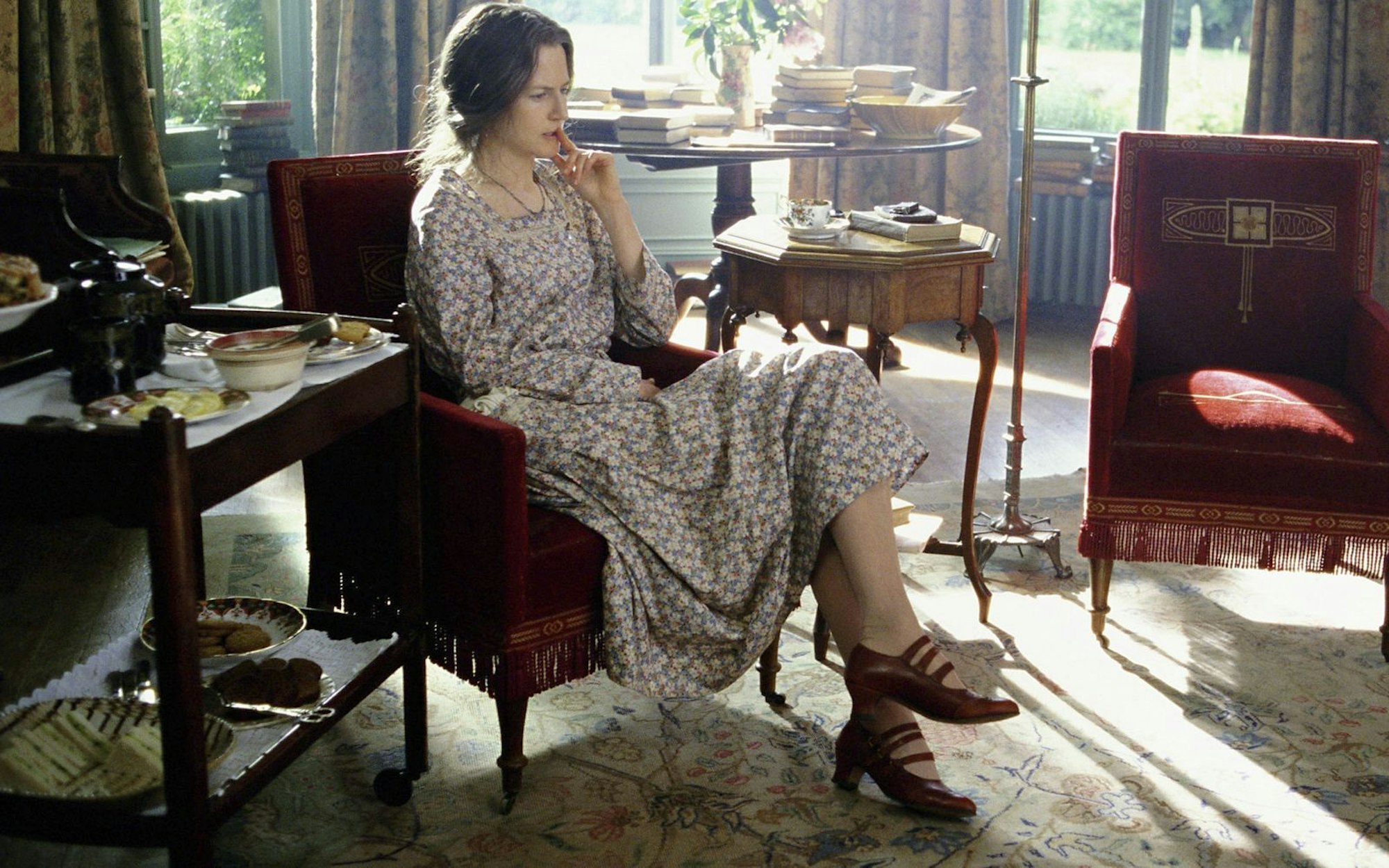London, um 1920: Virginia Woolf ist eine begnadete Schriftstellerin, die allerdings mit ihrem eigenen Verstand zu kämpfen hat. Nicole Kidman wurde für diese Rolle mit dem Oscar ausgezeichnet. (Bild: Paramount Pictures)