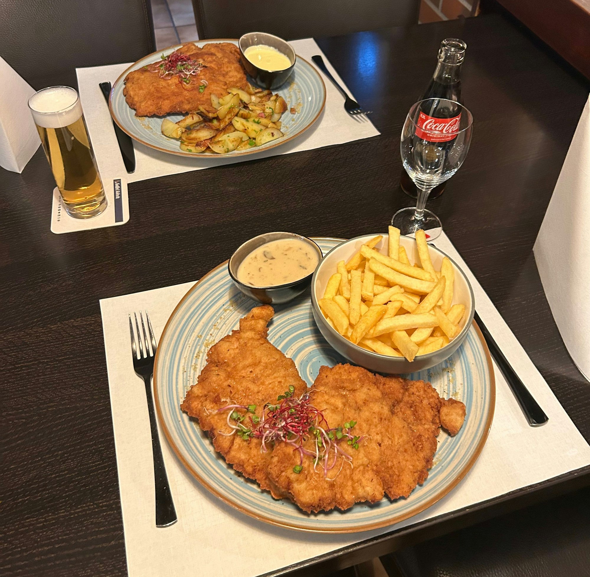 Ein Schnitzelgericht im „Bei Denis“.