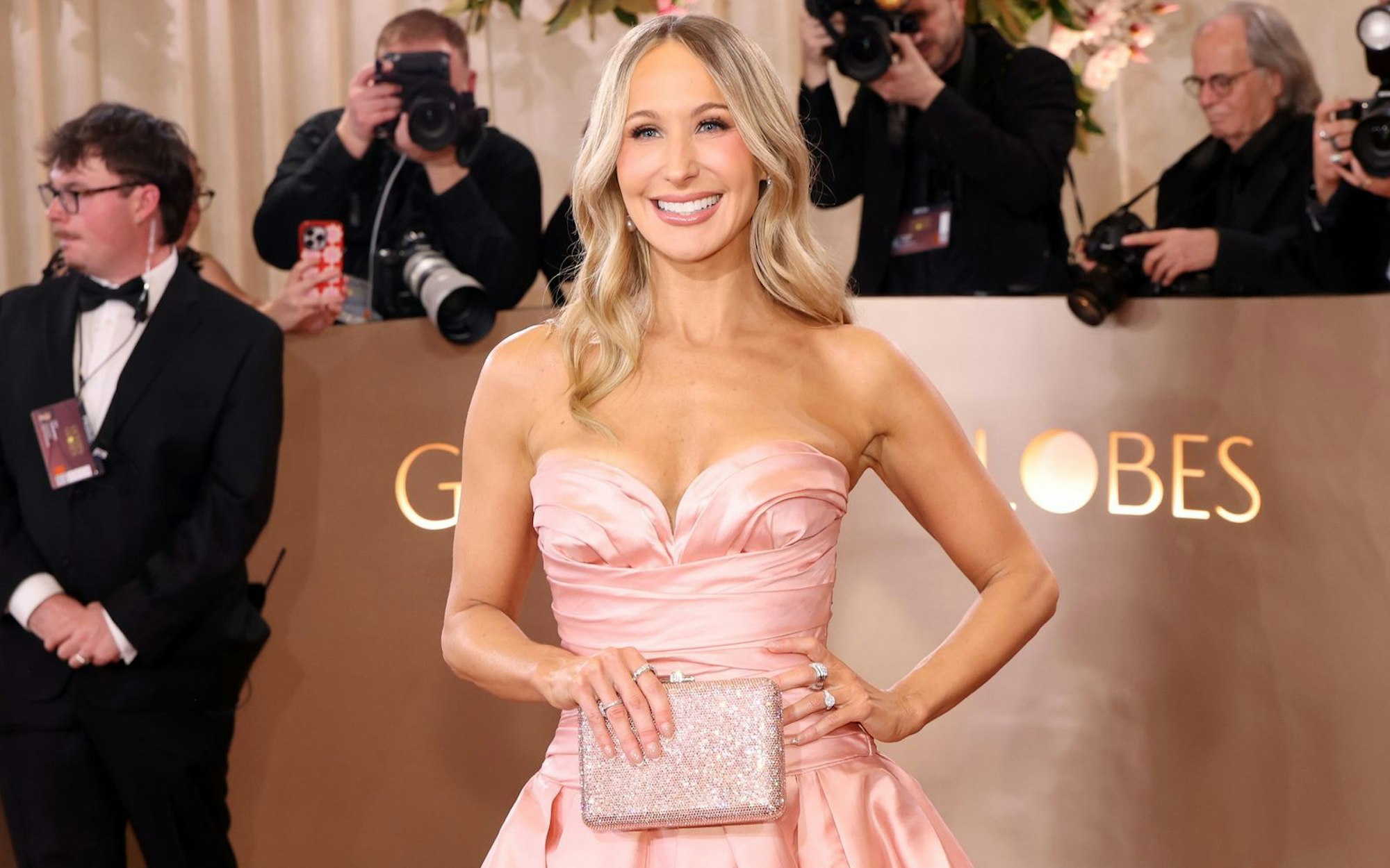 Komikerin Nikki Glaser ehrte den ermordeten Rob Reiner bei den Golden Globes mit einer besonderen Geste. (Bild: 2026 Getty Images/Monica Schipper)