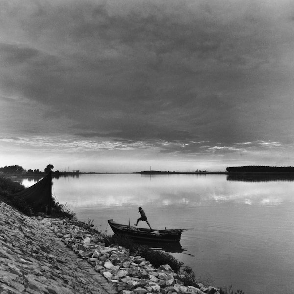 Pietro Donzelli, Delta del Po, Il po di Tolle, 1954, (Ausschnitt) © Estate Pietro Donzelli, Renate Siebenhaar, Frankfurt