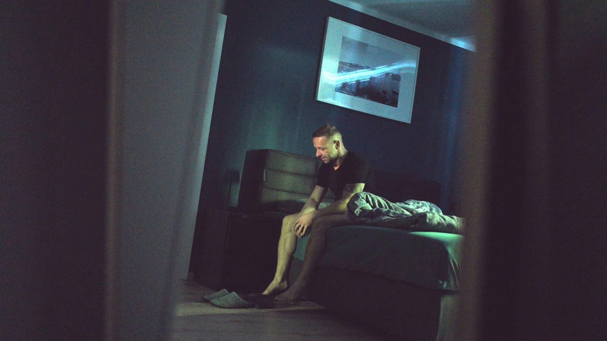 Mehr als ein Drittel aller Menschen in Deutschland leiden unter Schlaflosigkeit. Waldemar ist einer von ihnen. (Bild: ZDF / Oliver Kratz)