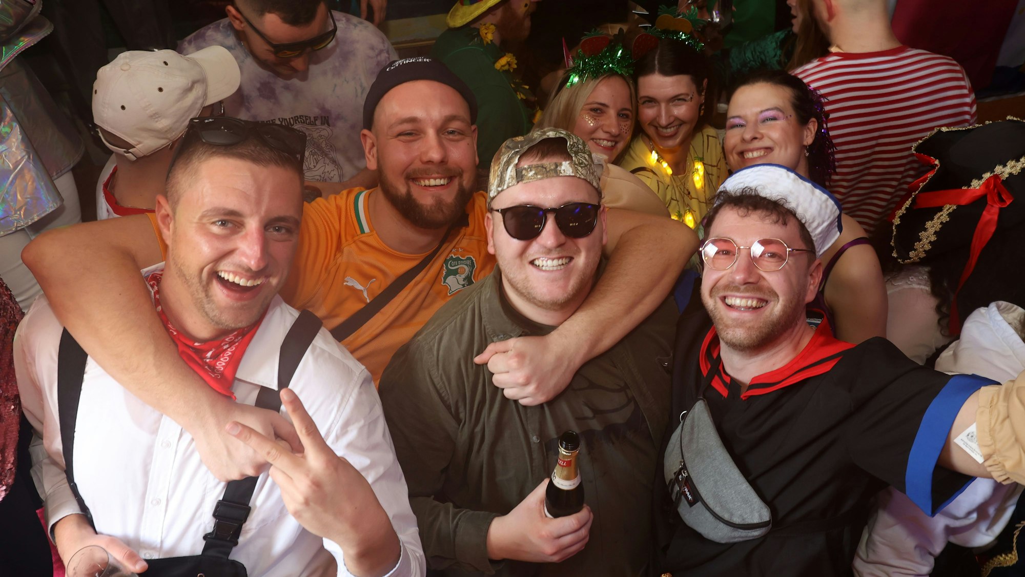 Jecke am Karnevalsfreitag.