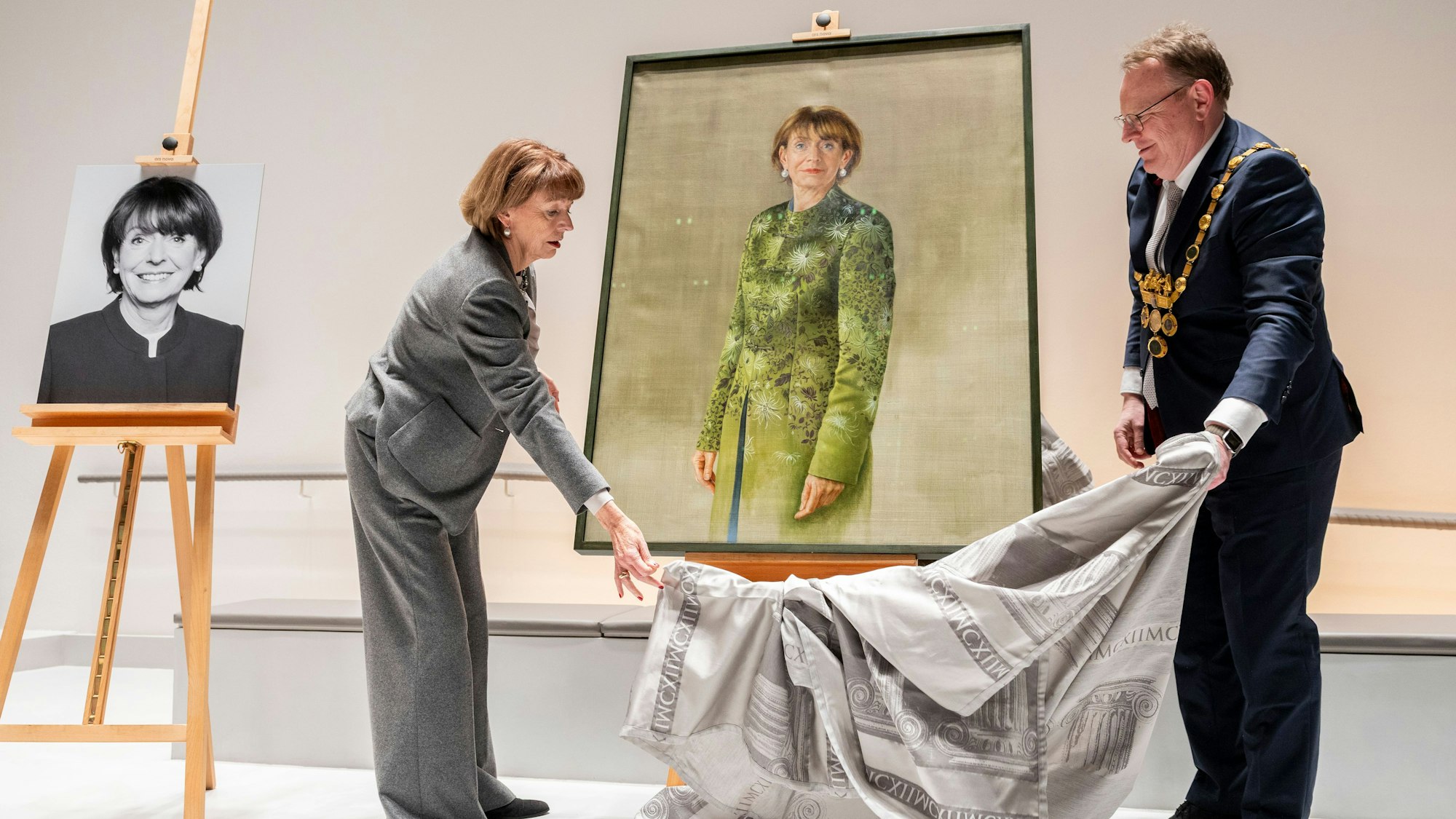 02.01.2026, Köln: Oberbürgermeister Torsten Burmester verabschiedet seine Vorgängerin Henriette Renker mit einem Festakt im Historischen Rathaus.
Im Bild Torsten Burmester und Henriette Reker.
Foto: Michael Bause