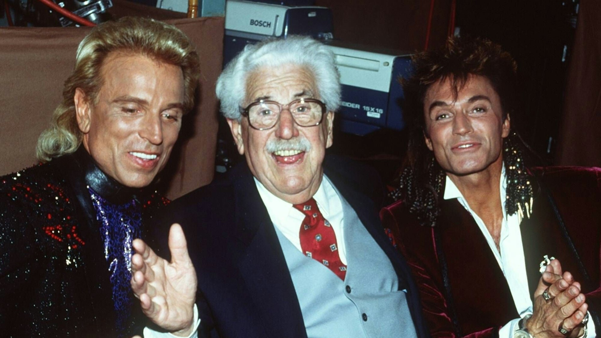 Willy Millowitsch mit den Zauberkünstlern Siegfried & Roy.
