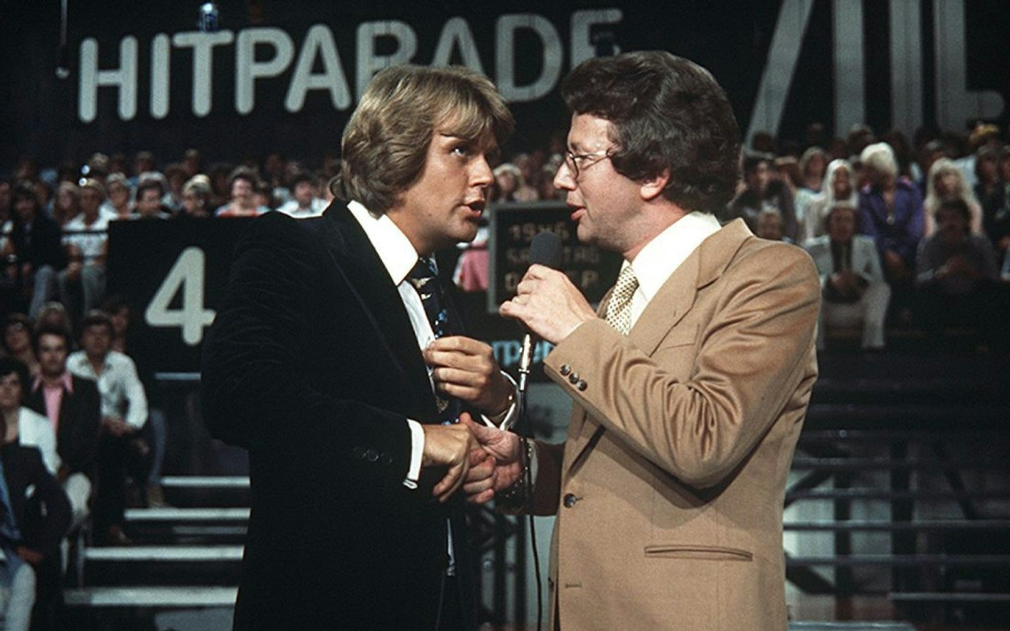 Mit seinen Songs ist Howard Carpendale (links) ein Dauergast in der ZDF-“Hitparade“: Er gewann im Lauf seiner Karriere zehn Ausgaben der Musikshow. (Bild: ZDF / Arthur Grimm)