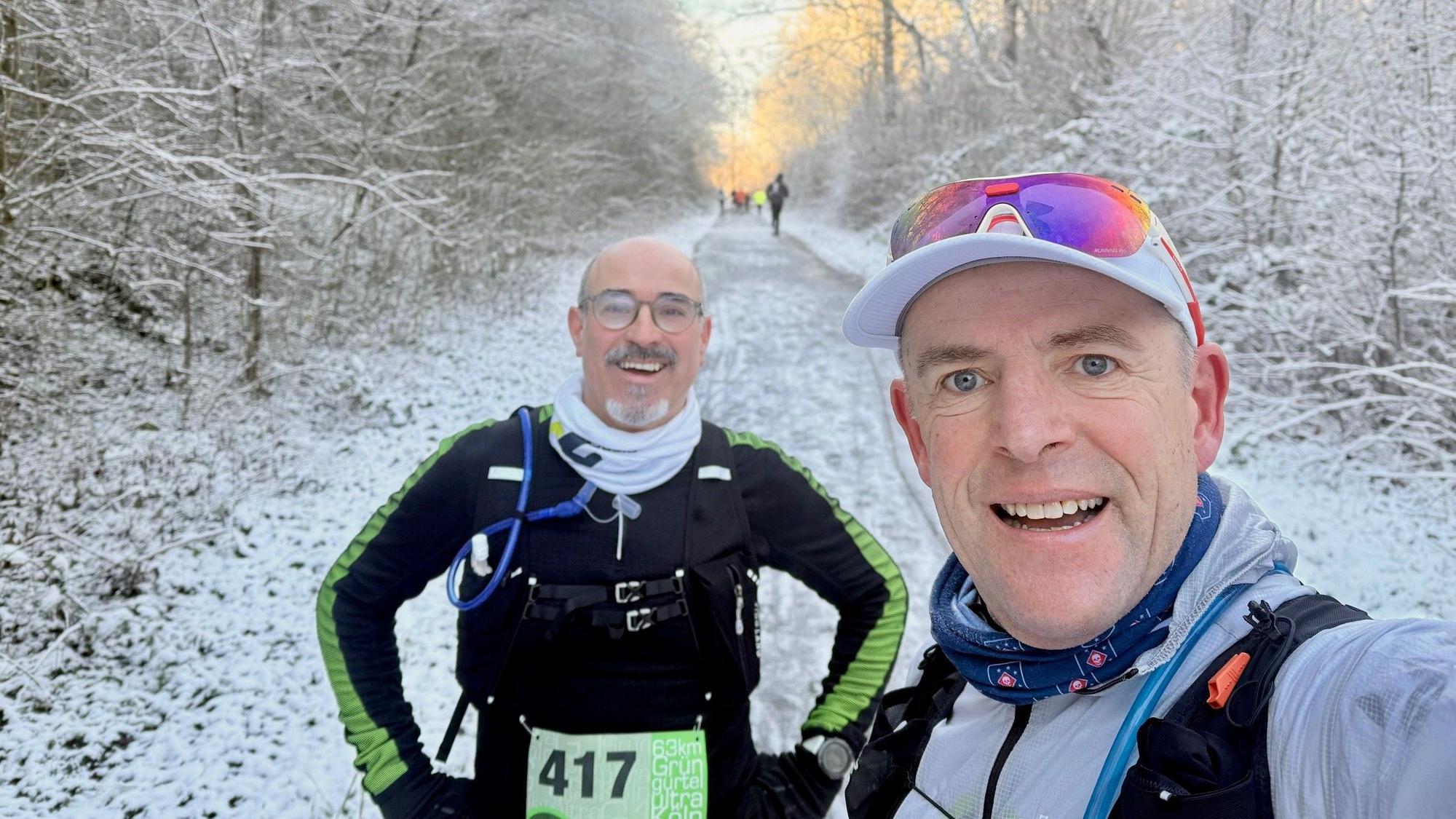Bei Schneefall, Eis und Minusgraden stellten sich zwei Eitorfer dem G1 Grüngürtel-Ultralauf in Köln.