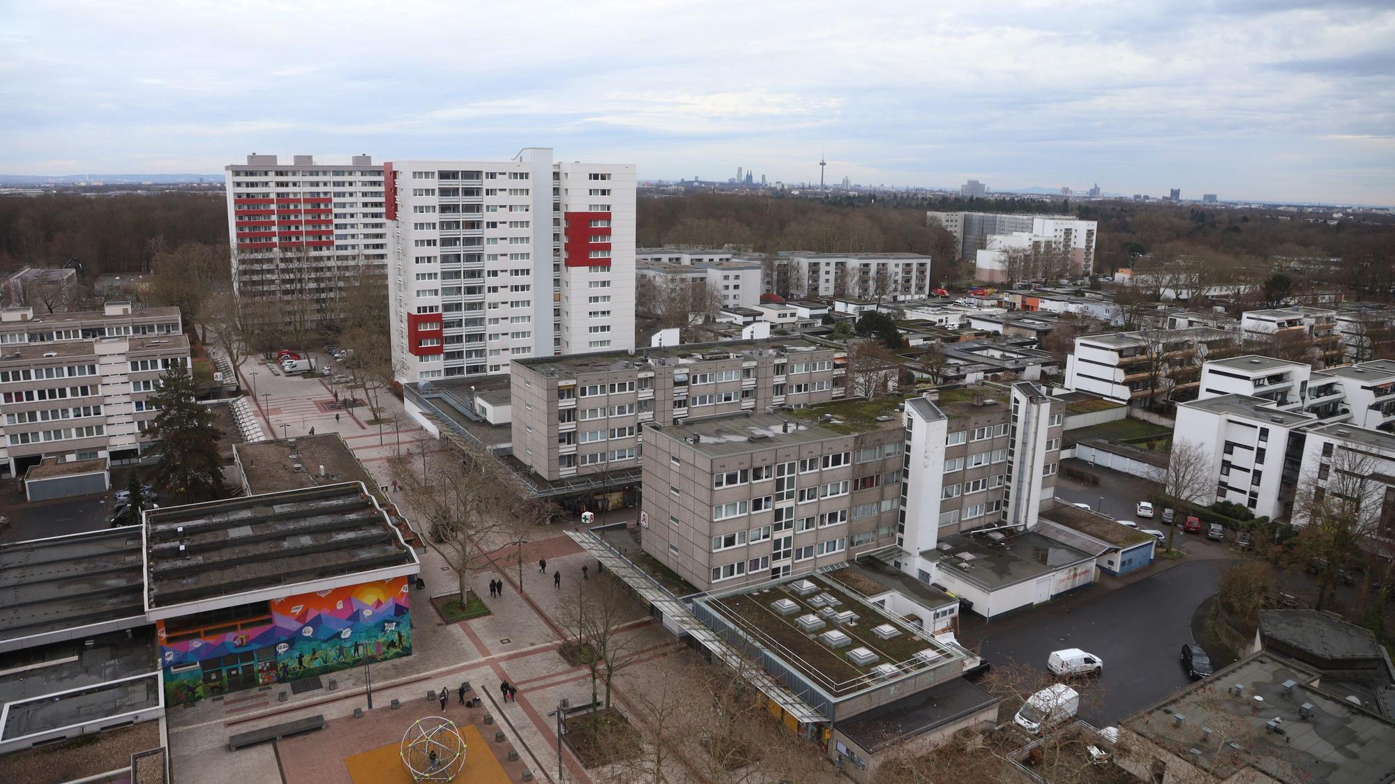 Das verwinkelte Görlinger-Zentrum bietet viele Möglichkeiten für Jugendliche, nach dem Zünden von Böllern zu fliehen.