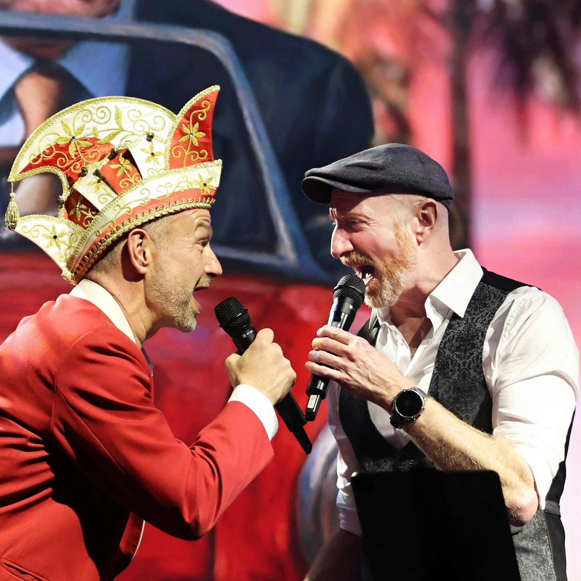 Volker Weininger und Martin Schopps wurden bei der Prinzenproklamation auf gefeiert.