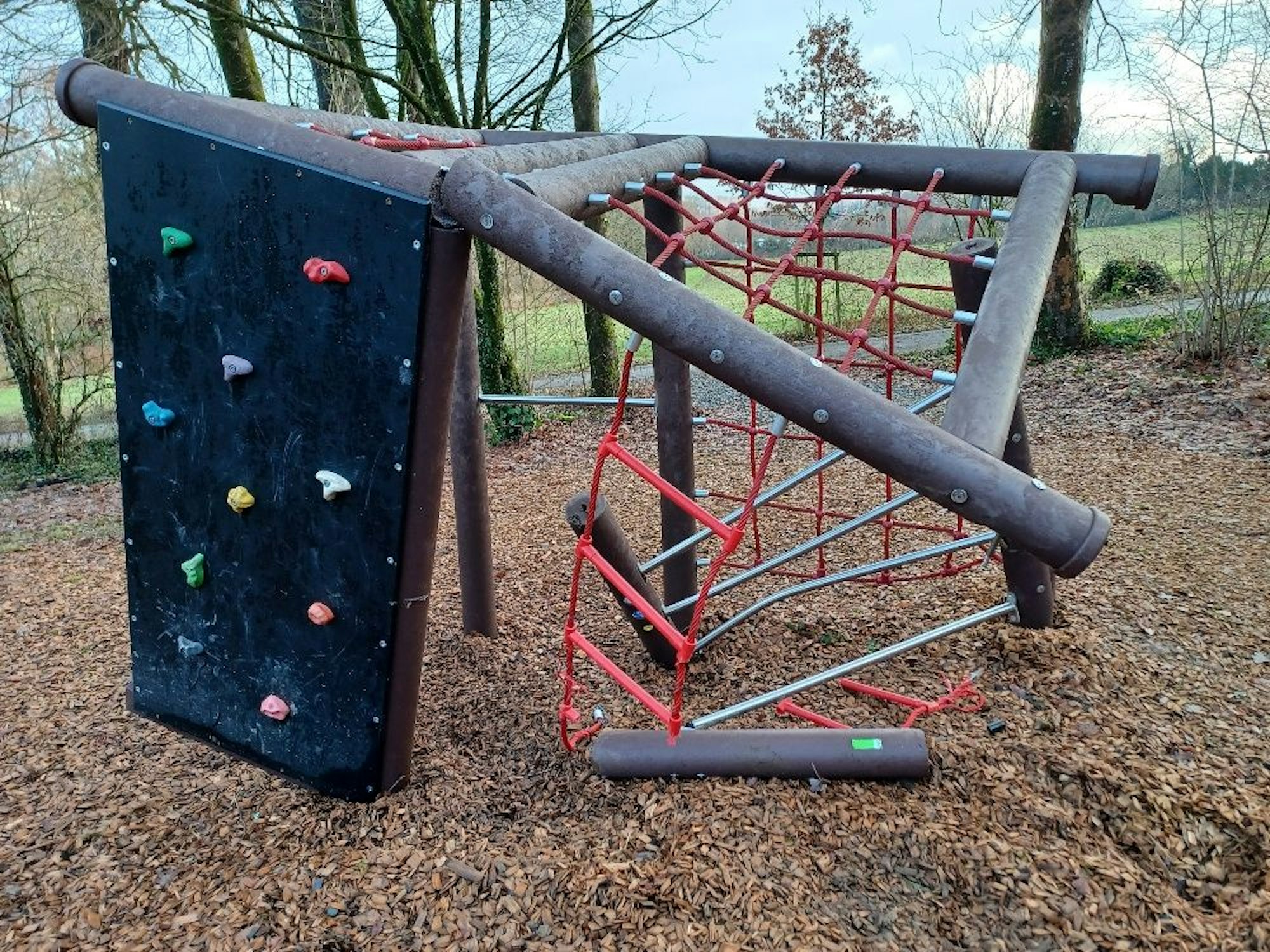 Ein beschädigtes Spielgerät.