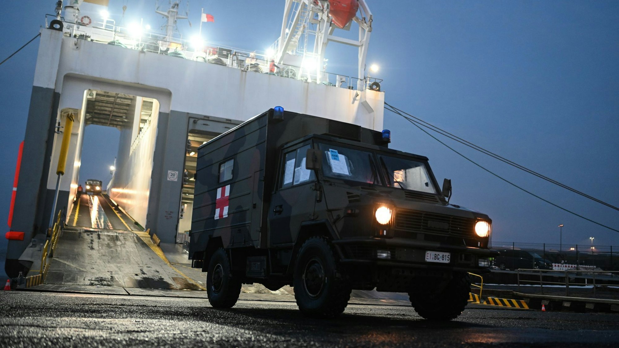 Ziel der Truppenbewegungen ist der Truppenübungsplatz Bergen in Niedersachsen.