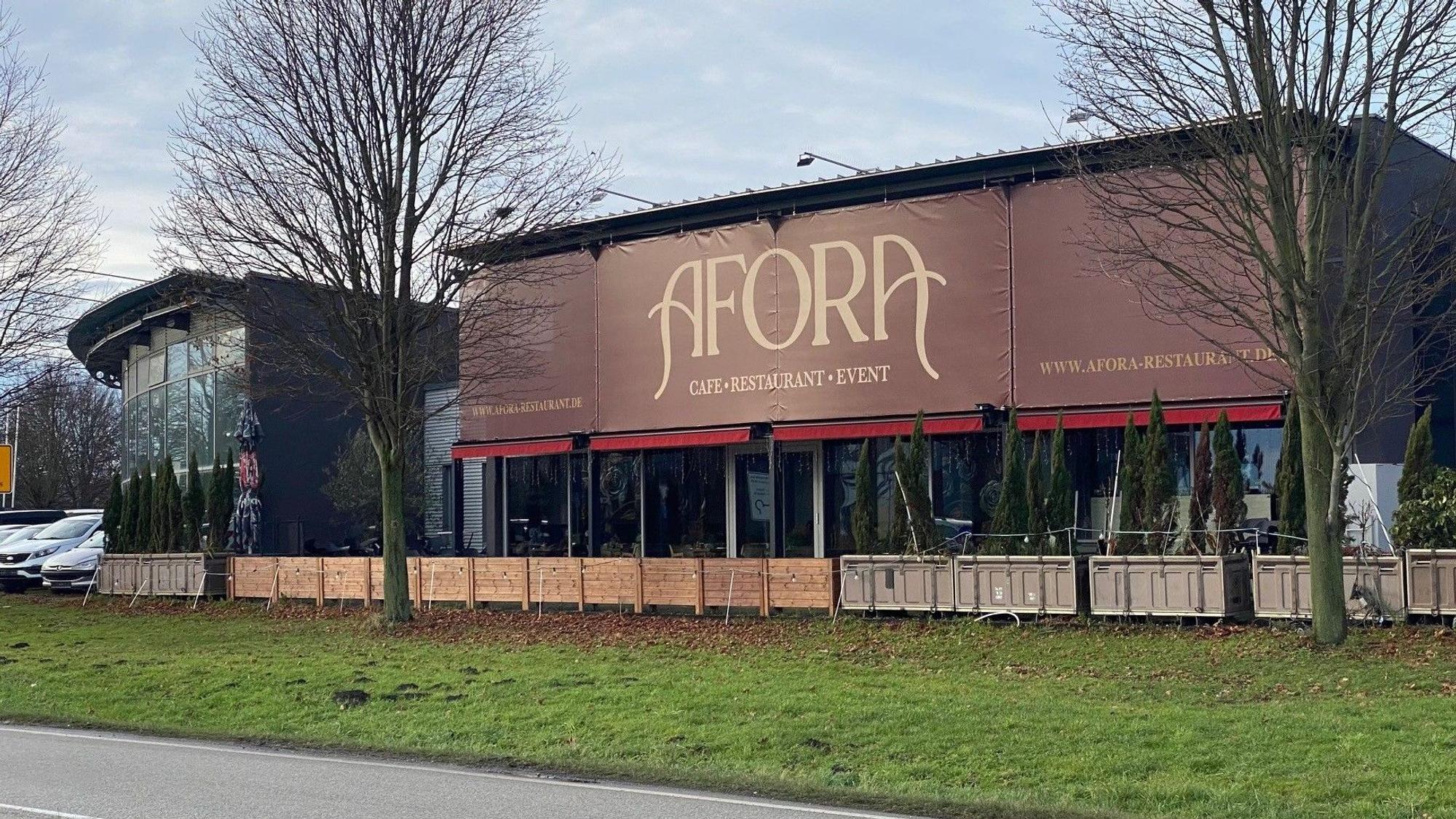 Zu sehen ist das Restaurant von außen.