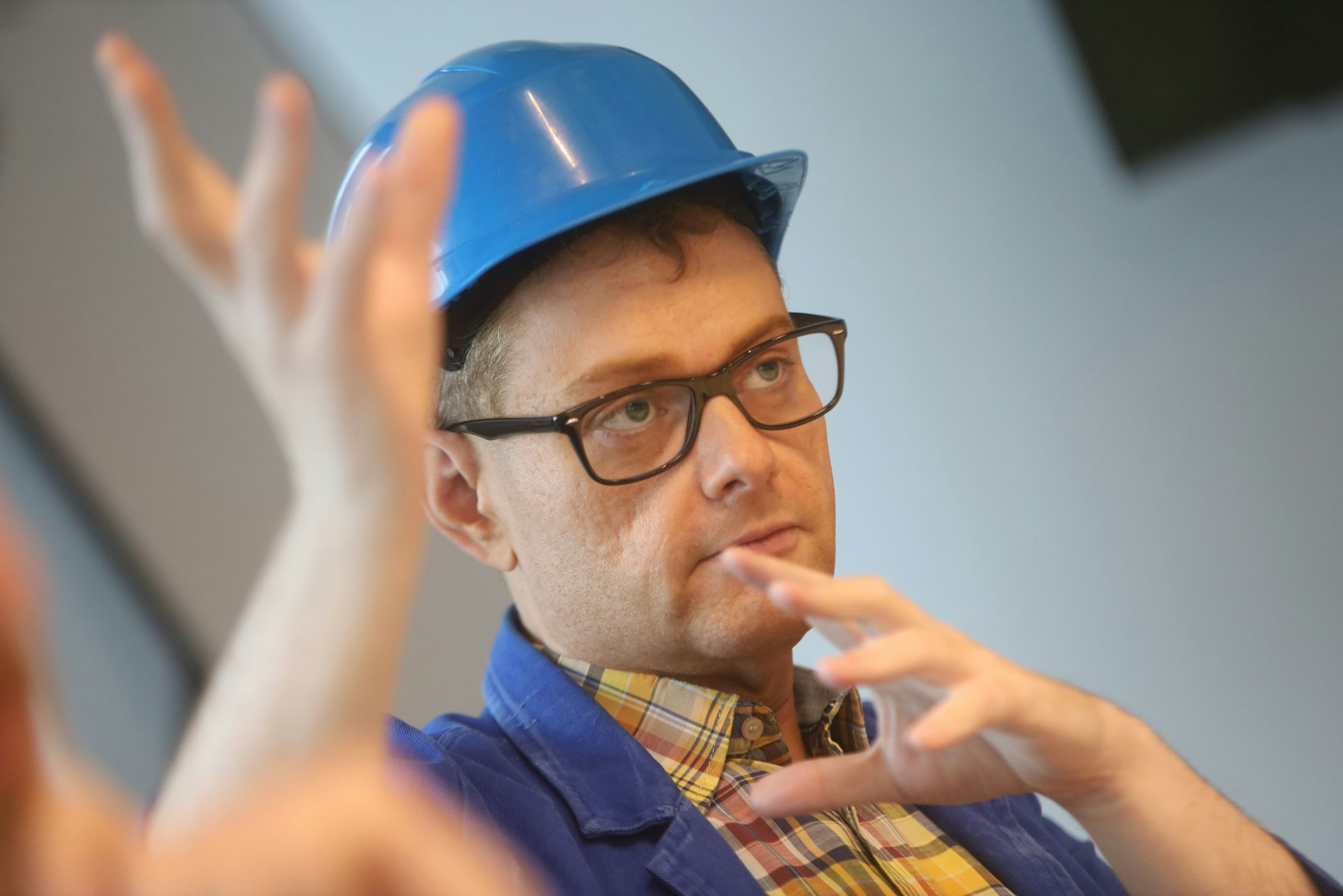 28.10.2025, Köln: Redner-Krise im Karneval? Warum es immer schwieriger in der Bütt wird: Gespräch mit Guido Cantz, Martin Schopps, Volker Weininger. Foto: Arton Krasniqi