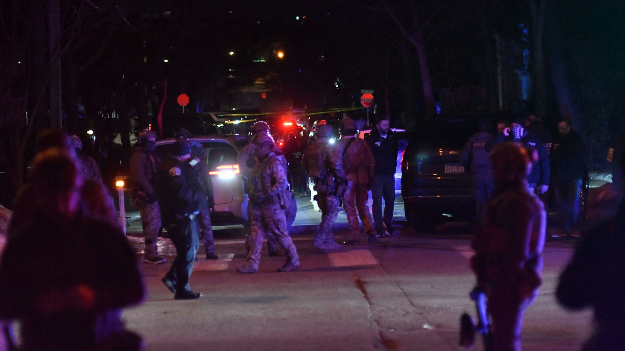 Das Bild zeigt eine Szene in Minneapolis, nach den Schüssen auf einen Mann durch einen ICE-Agenten. Foto: Ocvatio Jones/ AFP