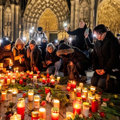 In Köln haben Menschen der gestorbenen Protestierenden im Iran gedacht.