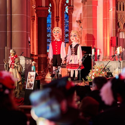 2024 predigte das Hänneschen beim Fastelovendsgottesdienst in St. Agnes.