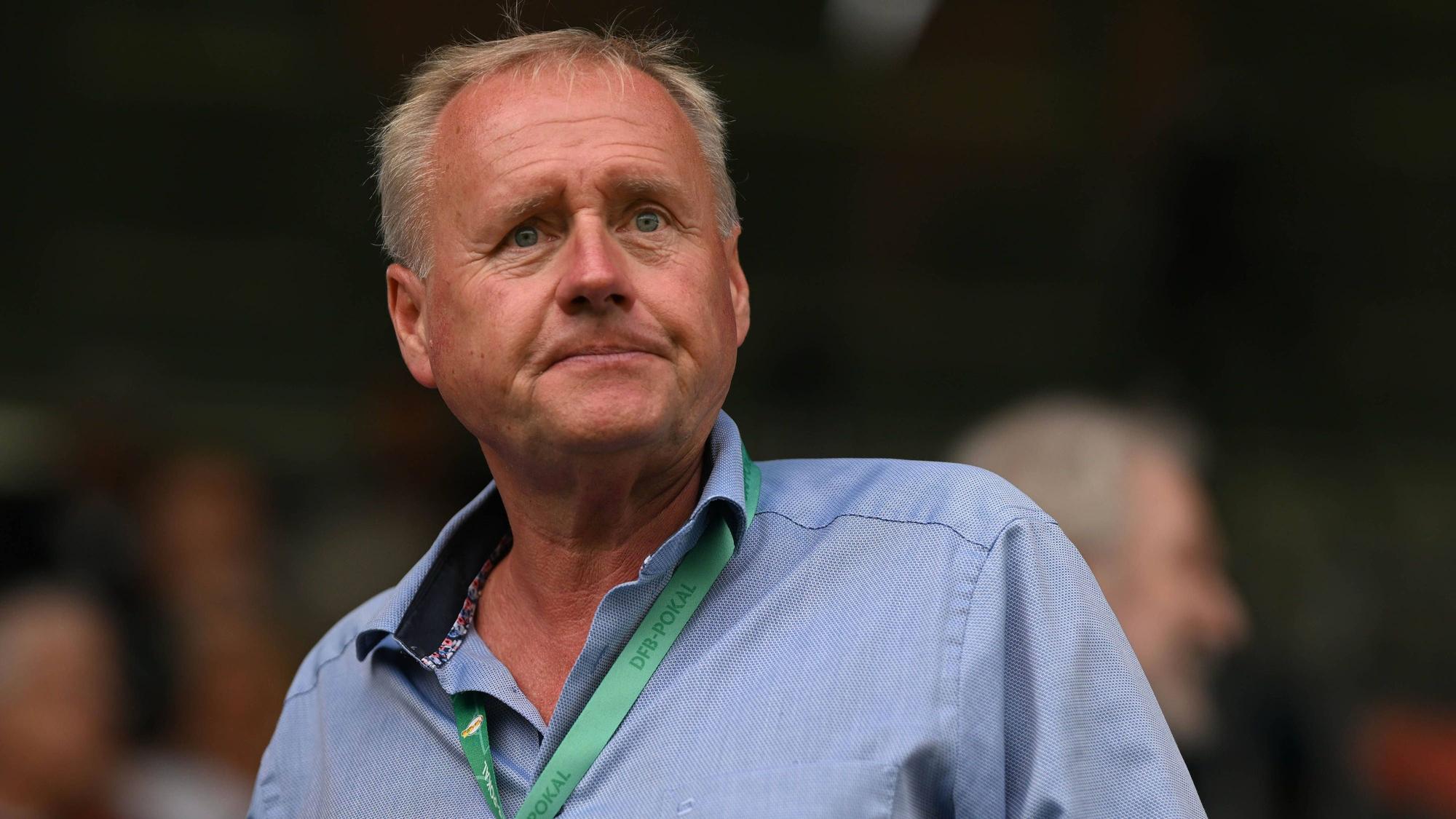 17.08.2025, xophax, Fussball , DFB - Pokal , 1.Runde Viktoria Köln gegen SC Paderborn 07 Viktoria Köln Geschäftsführer Eric Bock Köln *** 17 08 2025, xophax, Fußball , DFB Pokal , 1 Runde Viktoria Köln gegen SC Paderborn 07 Viktoria Köln Geschäftsführer Eric Bock Köln