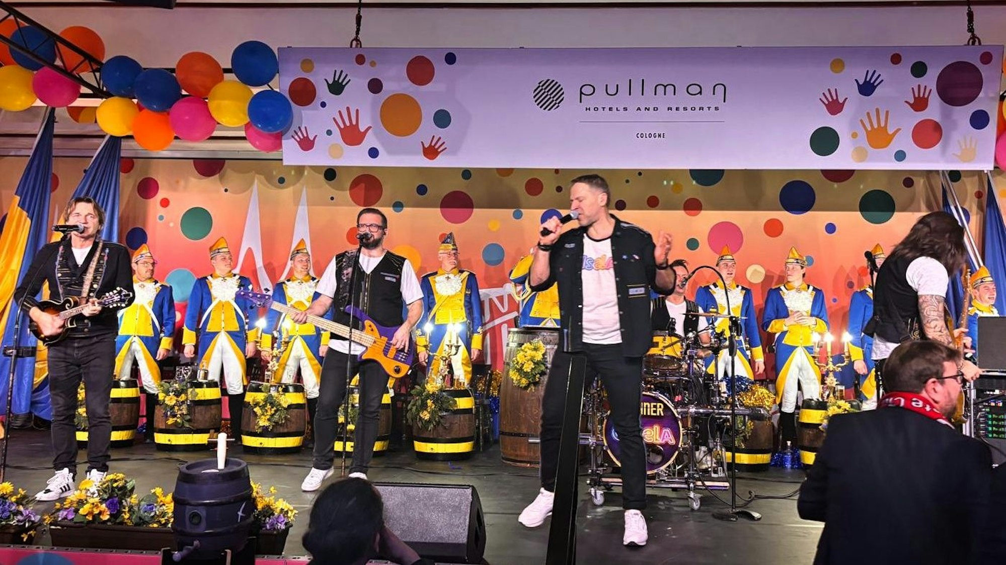 Die Höhner auf der Bühne im Pullman-Hotel.