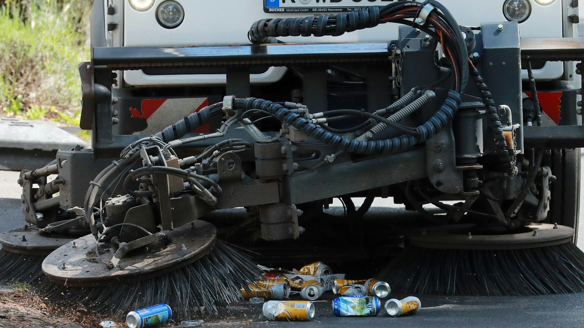 Reportage über den Einsatz der Abfallwirtschaftsbetriebe (AWB) nach dem ersten in Köln stattfindenden EM-Spiel (Ungarn-Schweiz). Rundfahrt zu den Orten mit Public Viewing etc. Für die Müllabfuhr und Straßenreinigung ist die Fußball-Europameisterschaft ein Großeinsatz, 15.06.2024, Bild: Herbert Bucco